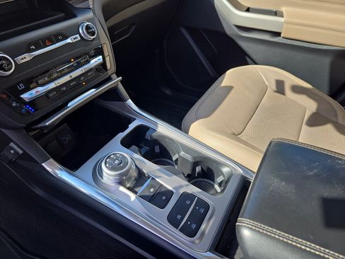 Used 2020 Ford Explorer Limited RWD image 29