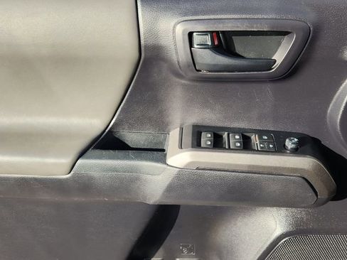 Used 2020 Toyota Tacoma SR5 image 24