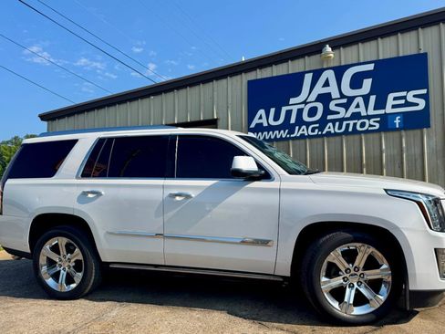 Used 2016 Cadillac Escalade Premium AWD/4WD image 8