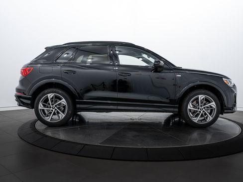 New 2025 Audi Q3 2.0T Premium image 3