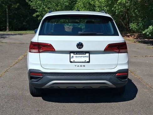 Used 2022 Volkswagen Taos S FWD image 4