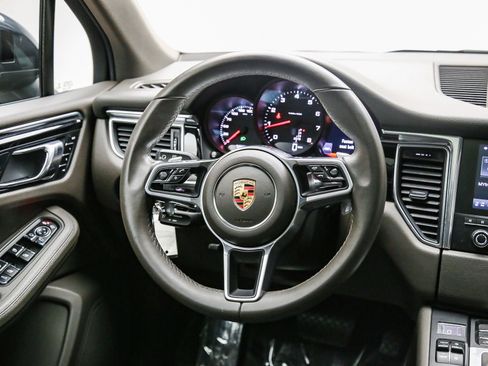Certified 2017 Porsche Macan AWD/4WD image 18