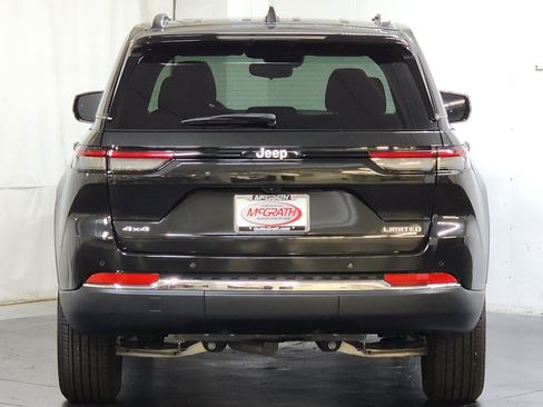 Used 2024 Jeep Grand Cherokee Limited AWD/4WD image 6