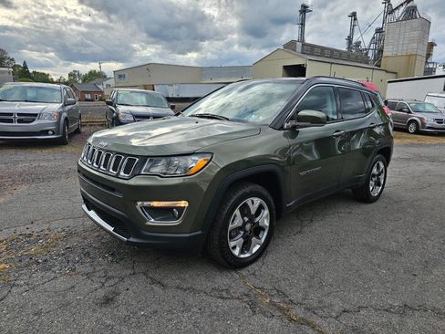 Used 2018 Jeep Compass Limited image 3