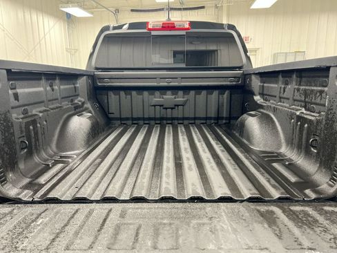 Used 2022 Chevrolet Colorado Z71 w/ Z71 Midnight Edition AWD/4WD image 22