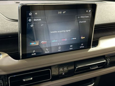 Used 2020 Lincoln Aviator Reserve w/ Equipment Group 201A image 16