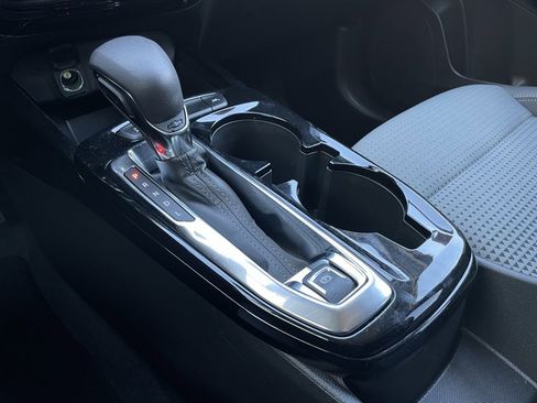 Used 2025 Chevrolet Trax LT w/ LT Convenience Package image 21