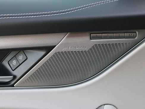 Used 2025 Jaguar F-PACE R-Dynamic S image 23