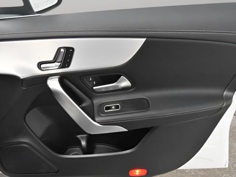 Used 2025 Mercedes-Benz CLA 250 image 14