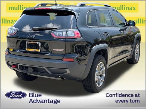 Used 2020 Jeep Cherokee Trailhawk AWD/4WD image 4