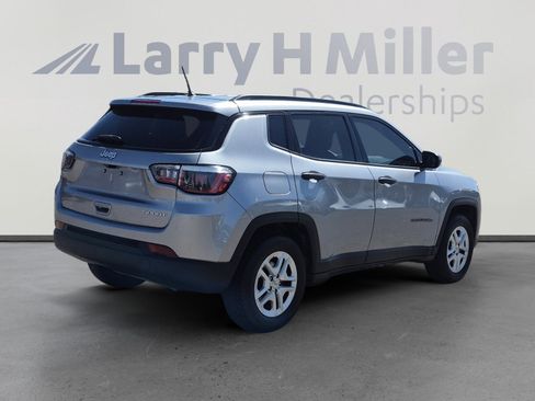 Used 2018 Jeep Compass Sport FWD image 5