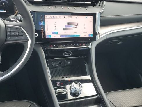 New 2026 Jeep Grand Cherokee Limited AWD/4WD image 15