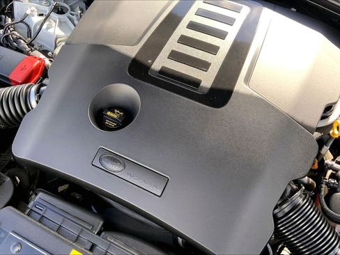 Used 2025 Land Rover Range Rover Velar Dynamic SE image 28