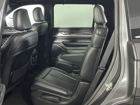 Certified 2024 Jeep Grand Cherokee L Limited w/ Luxury Tech Group II image 27