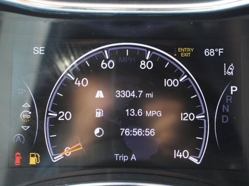 Used 2019 Jeep Grand Cherokee Summit AWD/4WD image 27