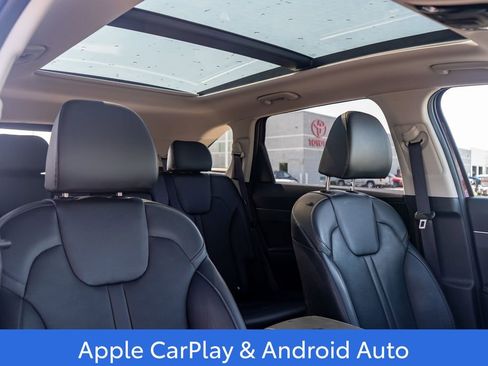 Used 2025 Kia Sorento S w/ Panoramic Sunroof Package image 12