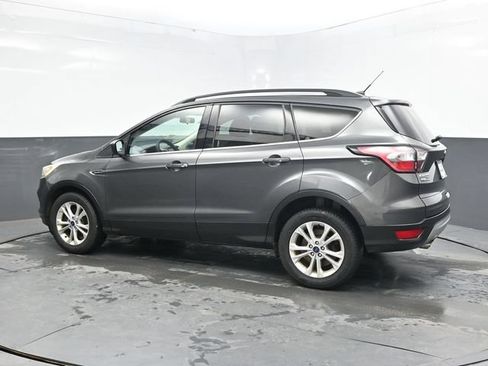 Used 2017 Ford Escape SE w/ Equipment Group 201A AWD/4WD image 4
