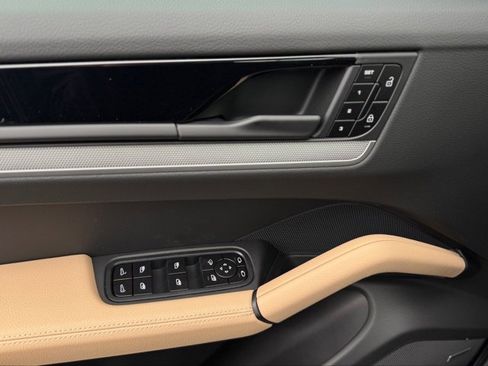 New 2026 Porsche Cayenne image 14