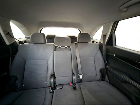 Used 2019 Kia Sorento L image 14