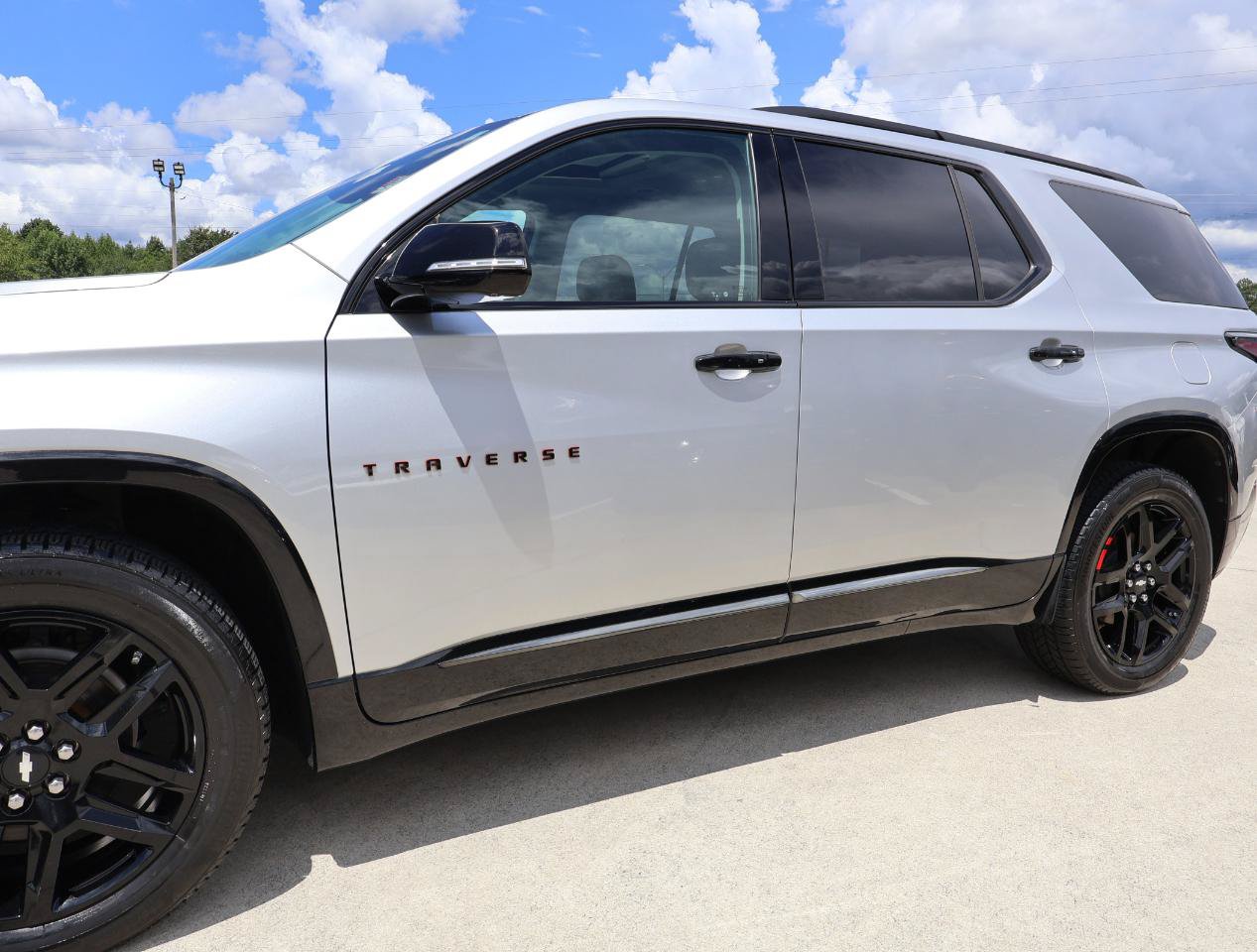 Used 2020 Chevrolet Traverse Premier w/ Redline Edition FWD image 34