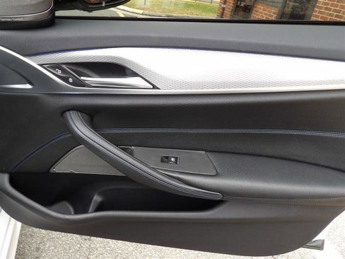 Used 2019 BMW 530i xDrive w/ M Sport Package image 19