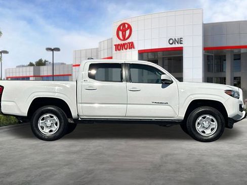 Used 2020 Toyota Tacoma SR5 image 3