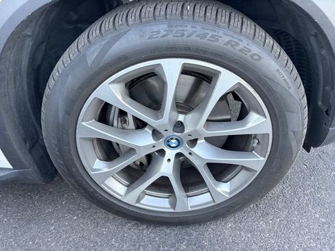 Used 2025 BMW X5 xDrive50e AWD/4WD image 4