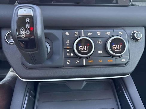 Used 2021 Land Rover Defender 110 SE image 12