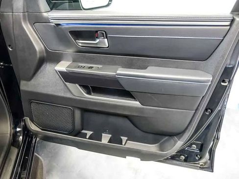 Used 2022 Toyota Tundra Platinum AWD/4WD image 32