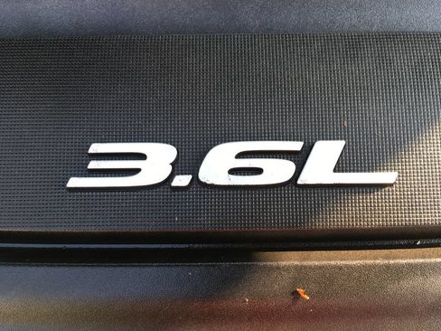 Used 2017 Chrysler Pacifica Limited FWD image 13