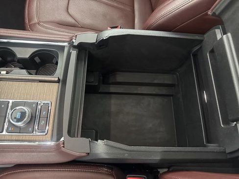 Used 2024 Ford Expedition Limited image 39