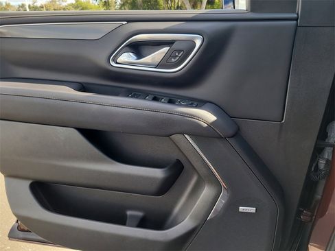 Used 2023 GMC Yukon AT4 w/ Technology Package image 16