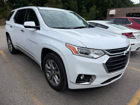 Used 2020 Chevrolet Traverse Premier w/ LPO, Floor Liner Package FWD image 1