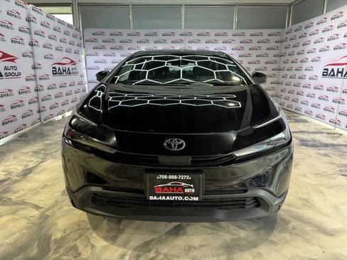 Used 2025 Toyota Prius LE FWD image 3