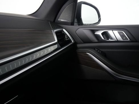 Used 2025 BMW X5 xDrive50e image 29