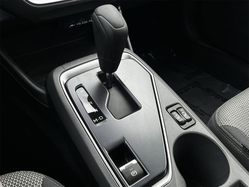 Used 2024 Subaru Crosstrek 2.0i Premium image 17