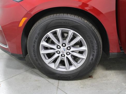 Used 2024 Buick Enclave Premium image 18