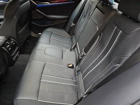 Used 2023 BMW 530e xDrive w/ Premium Package image 8