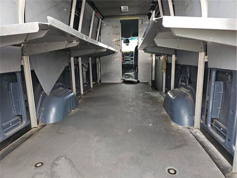 Used 2018 Mercedes-Benz Sprinter 2500 image 10