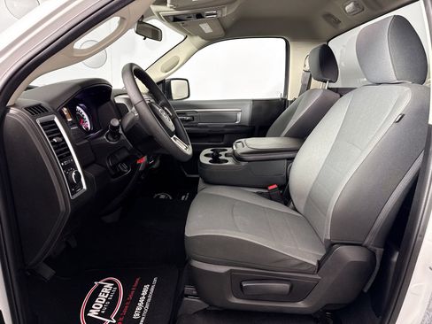 Used 2022 RAM 1500 Classic SLT AWD/4WD image 20