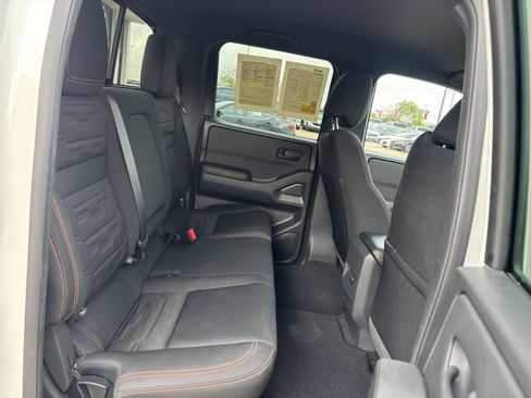 Used 2026 Nissan Frontier PRO-4X AWD/4WD image 25