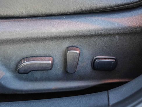 Used 2020 Nissan Sentra SR w/ Premium Package FWD image 19