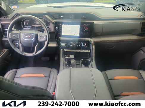 Used 2025 GMC Sierra 1500 AT4 w/ AT4 Premium Package AWD/4WD image 15