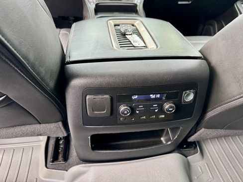 Used 2020 GMC Yukon Denali image 24