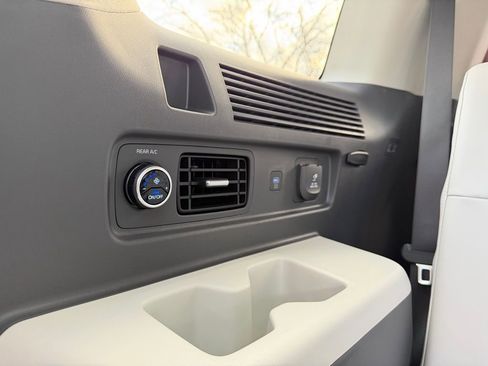 Used 2025 Hyundai Santa Fe Calligraphy image 39