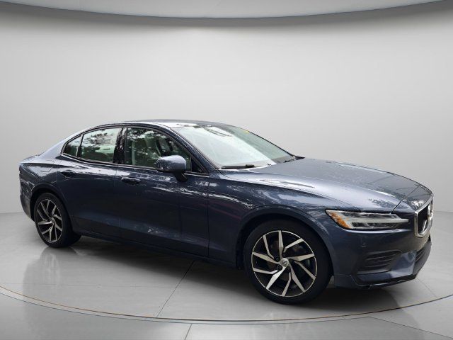 Used 2020 Volvo S60 T5 Momentum FWD image 4