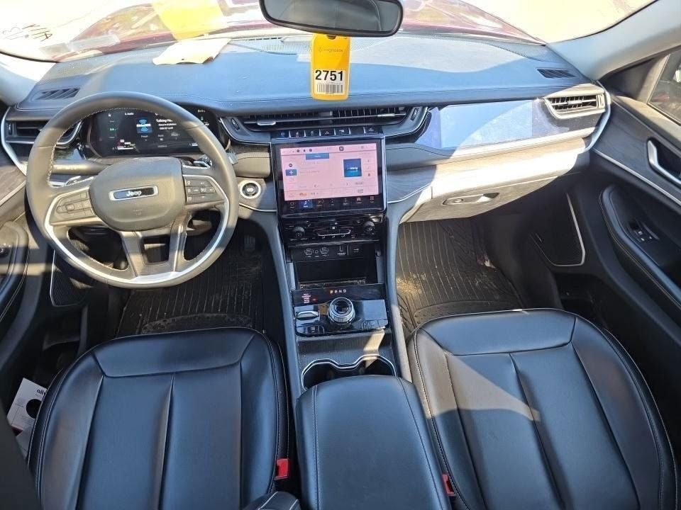 Used 2024 Jeep Grand Cherokee Limited 4xe AWD/4WD image 7