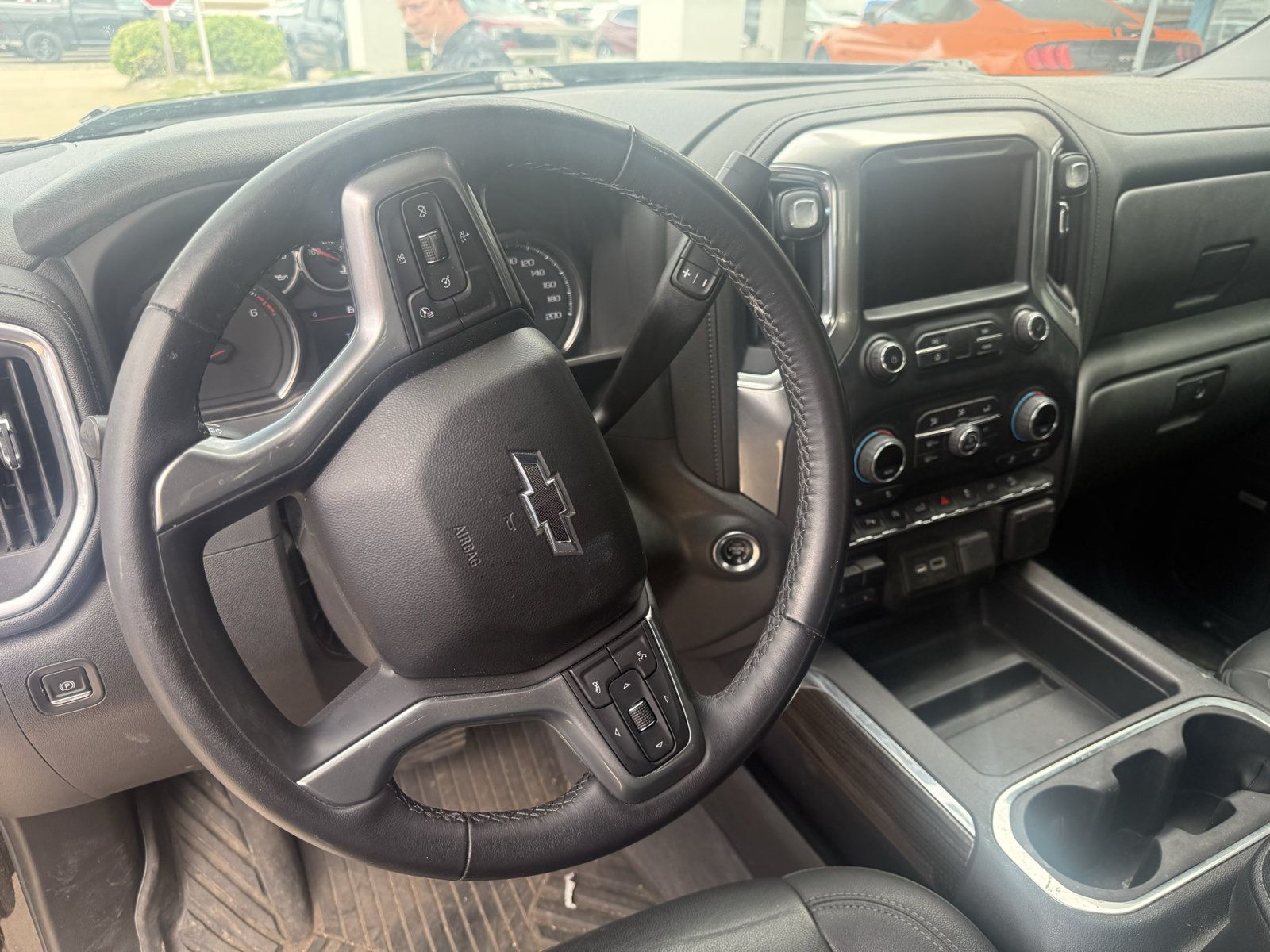 Used 2022 Chevrolet Silverado 1500 LT Trail Boss w/ Convenience Package II AWD/4WD image 4