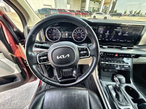 Used 2022 Kia Carnival EX FWD image 14