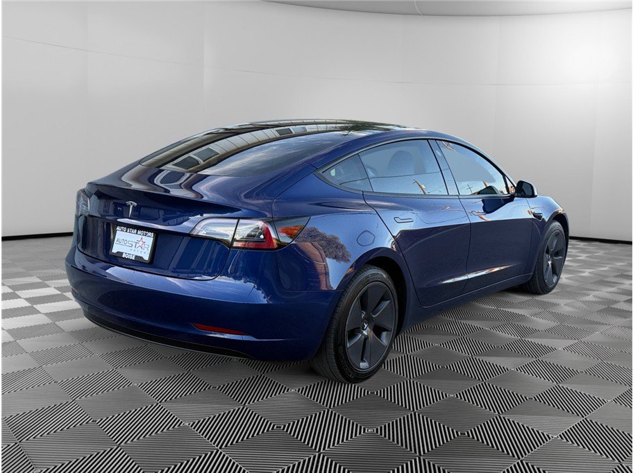 Used 2023 Tesla Model 3 Standard Range RWD image 5
